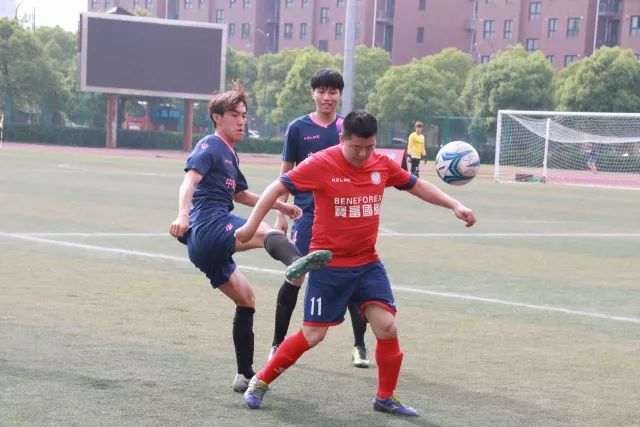 印度公开赛恰卡拉领先第二轮 贾维斯落后一杆
